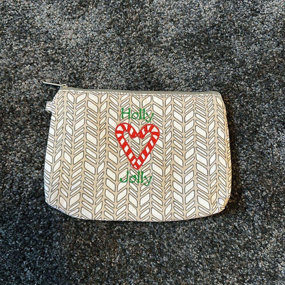 NWOT Thirty-One Zippered Pouch